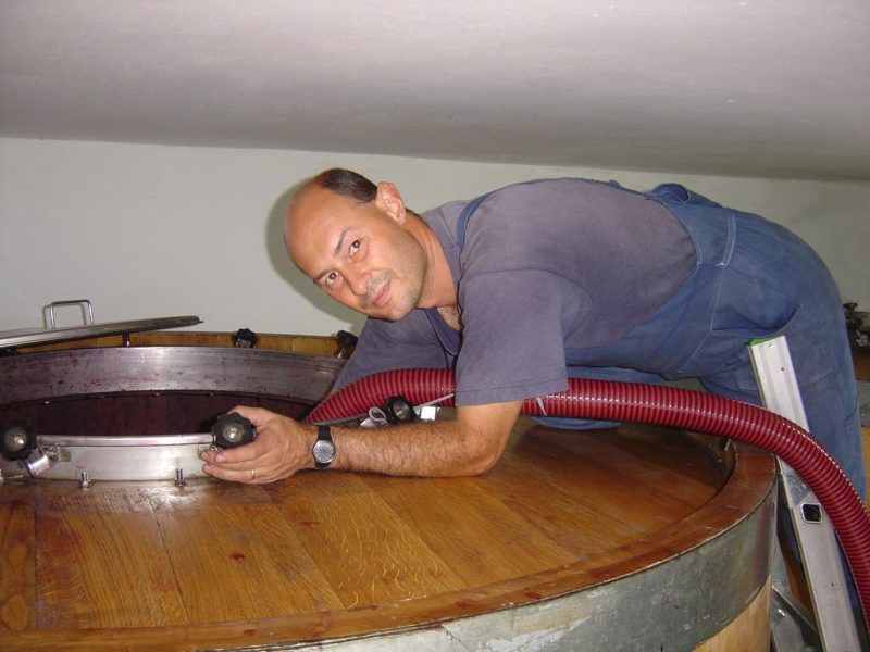 Daniele during a remontage campi nuovi.